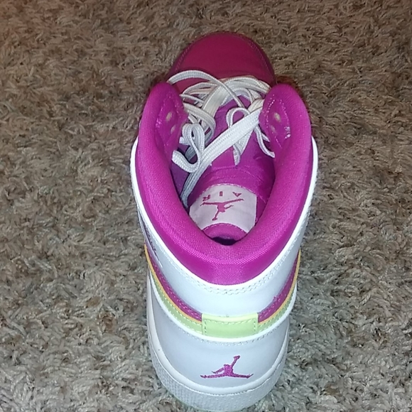 Girls Nike Dunks - Picture 3 of 6